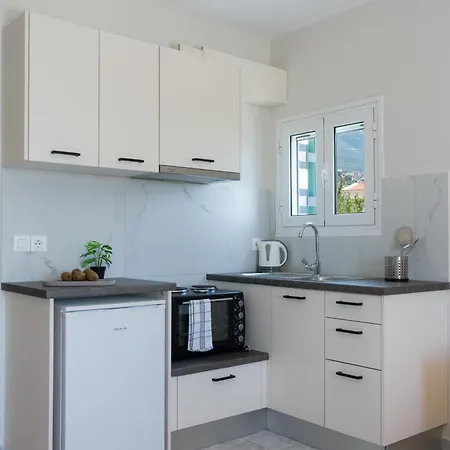 Captain's In Olive Grove 2 شقة Mousata