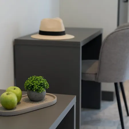 Διαμέρισμα Captain's In Olive Grove 2 *